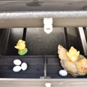 La pondoir de poulailler Prestige Large est divisé en 2 parties