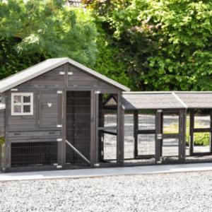 Le poulailler Holiday Medium Black est un achat pour votre jardin!