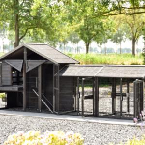 Le poulailler Holiday Medium a plusieurs ouvertures