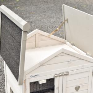 Poulailler Prestige Small a une grenier de stockage pratique