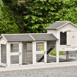 Le clapier pour lapin Prestige Small Light-grey est un achat pour votre jardin