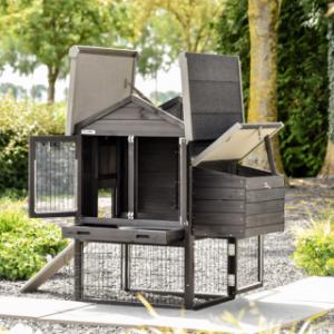 Le poulailler Prestige Small a plusieurs ouvertures
