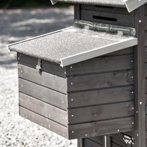 Le poulailler Holiday Small est étendue avec une pondoir