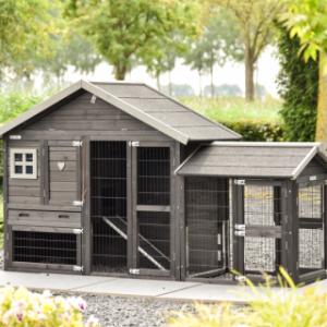 Clapier pour lapin Holiday Small Black avec enclos Space 227x73x128cm