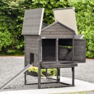 Le Prestige Medium dispose de nombreuses portes et trappes pour un nettoyage facile.