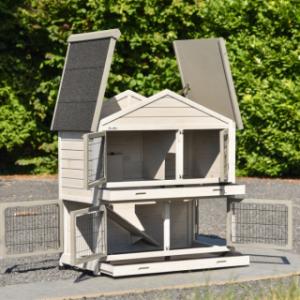 Le clapier pour lapin Excellent Medium est équipée avec plusieurs portes