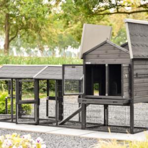 Le Prestige Medium avec double parcours Black dispose de nombreuses portes et trappes pour un nettoyage facile.