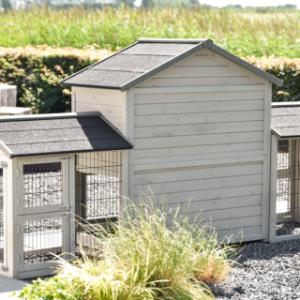 Le clapier pour lapin Excellent Medium a un arrière en bois