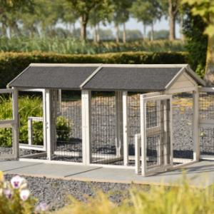 L’enclos pour chat Space Small est équipé de nombreuses portes