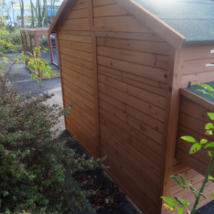 Clapier en bois, arrière