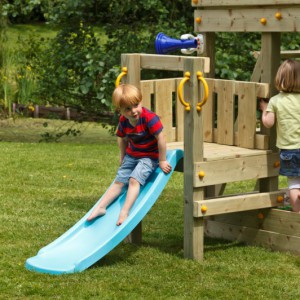 Équipment de jeu Beach hut est étendue avec un plate-forme