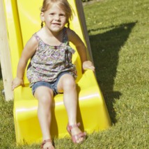 Équipment de jeu Belvedere | avec toboggan dans les couleurs différentes