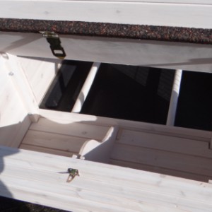 Poulailler en bois avec pondoir