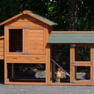 Le clapier Prestige Small offre beaucoup d'espace pour vos poules