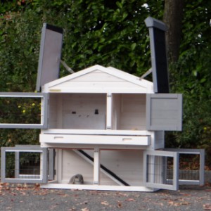 Clapier avec beaucoup de portes