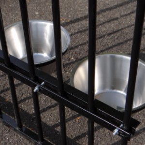 Il s’agit d’un double ensemble de gamelles pour votre chenil