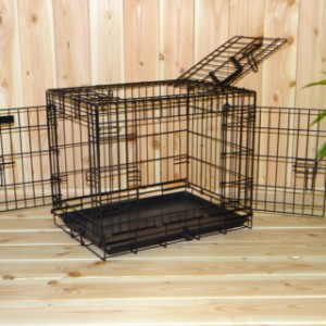 La cage de transport Strong S dispose de 2 portes et d’une trappe supérieure