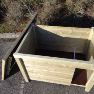 La niche est équipé de un brise-vent en bois