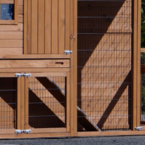 Poulailler avec rampe